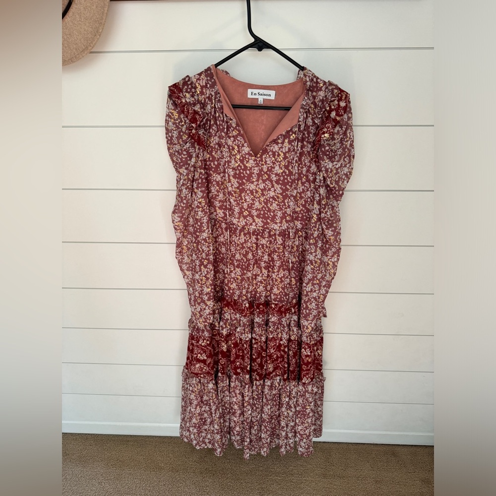 En Saison Small Blush Pink & Gold Dress